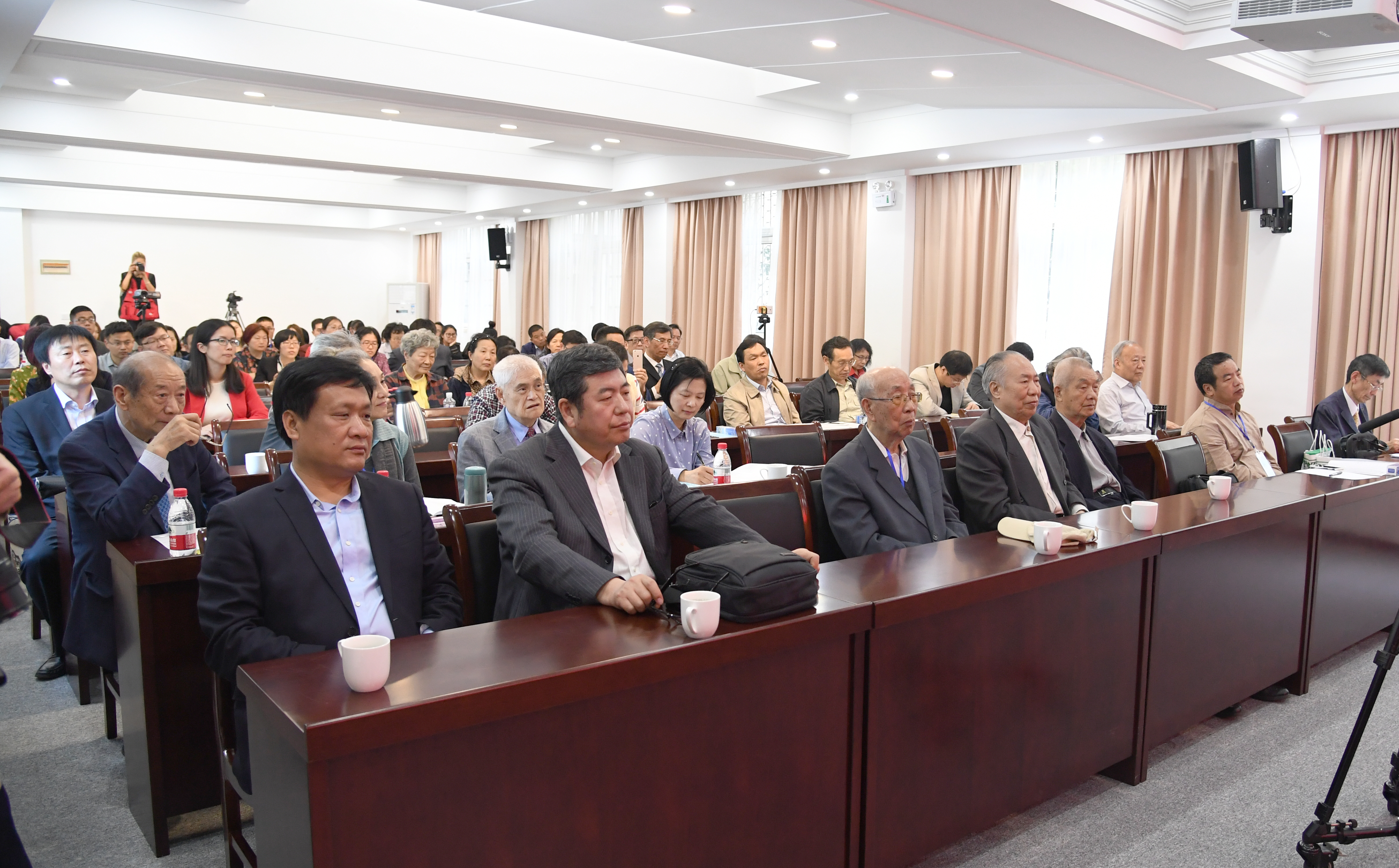 10会议现场.JPG