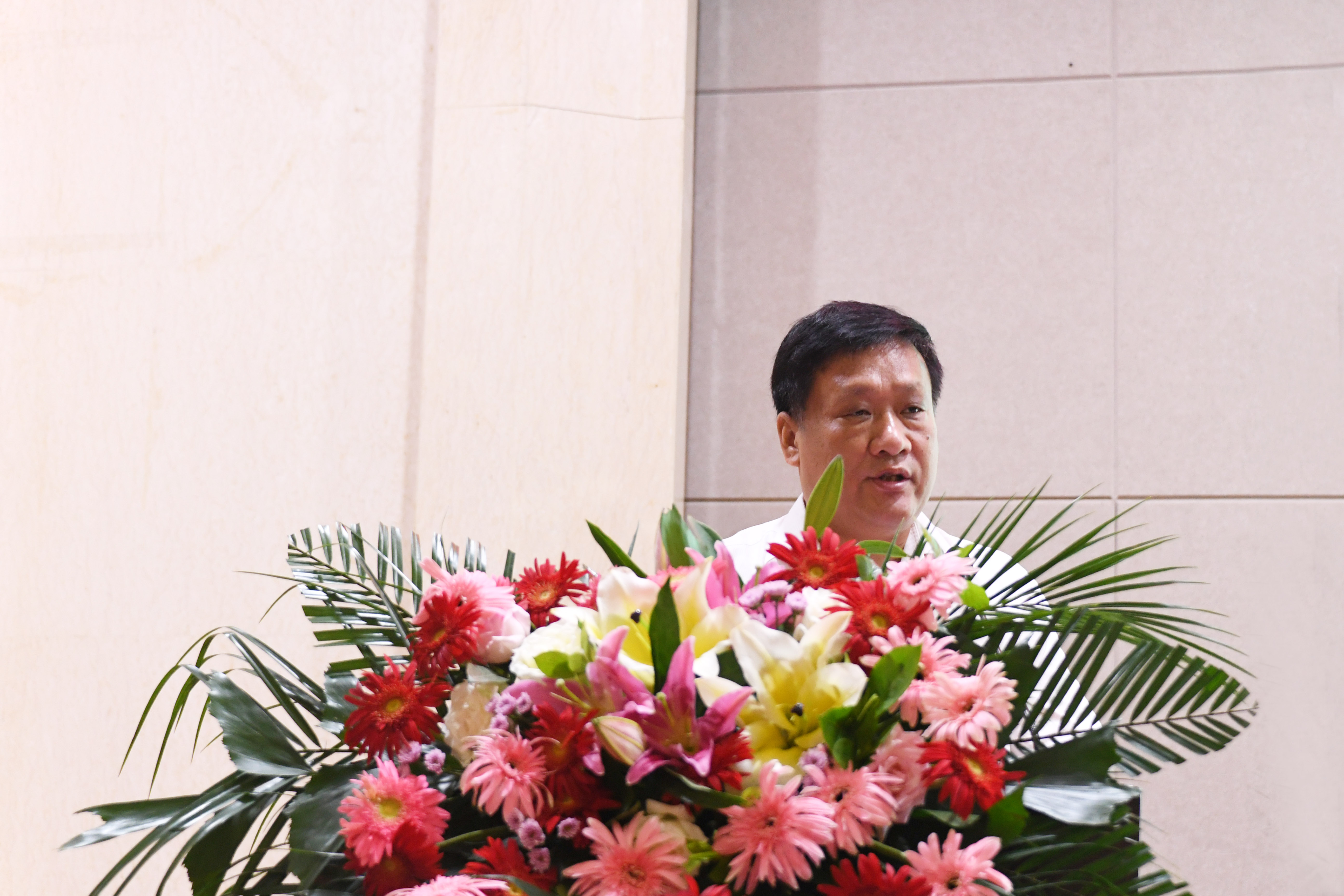 校党委书记黄荣杰讲话.jpg