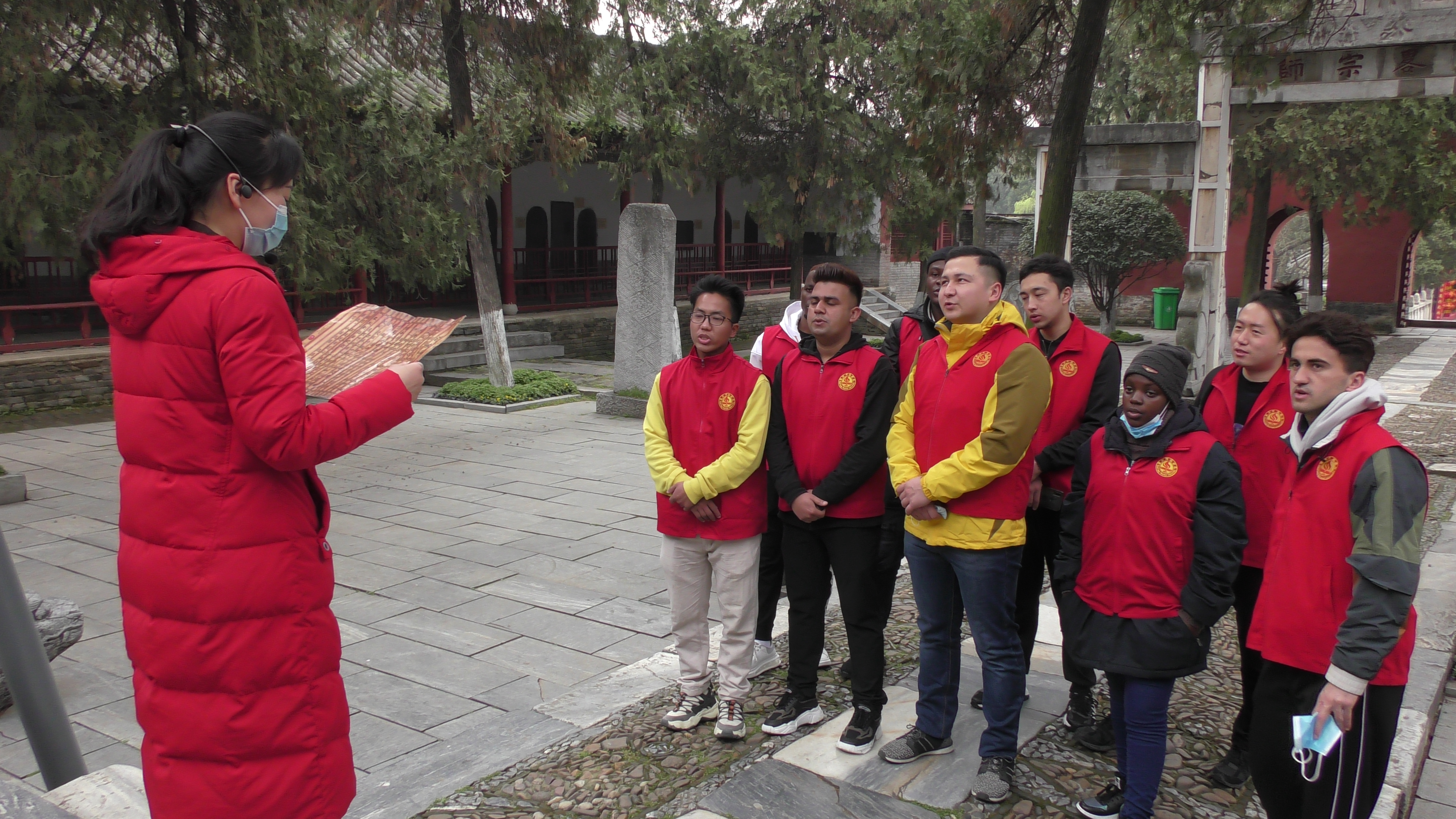 国际学生集体诵读《出师表》.JPG