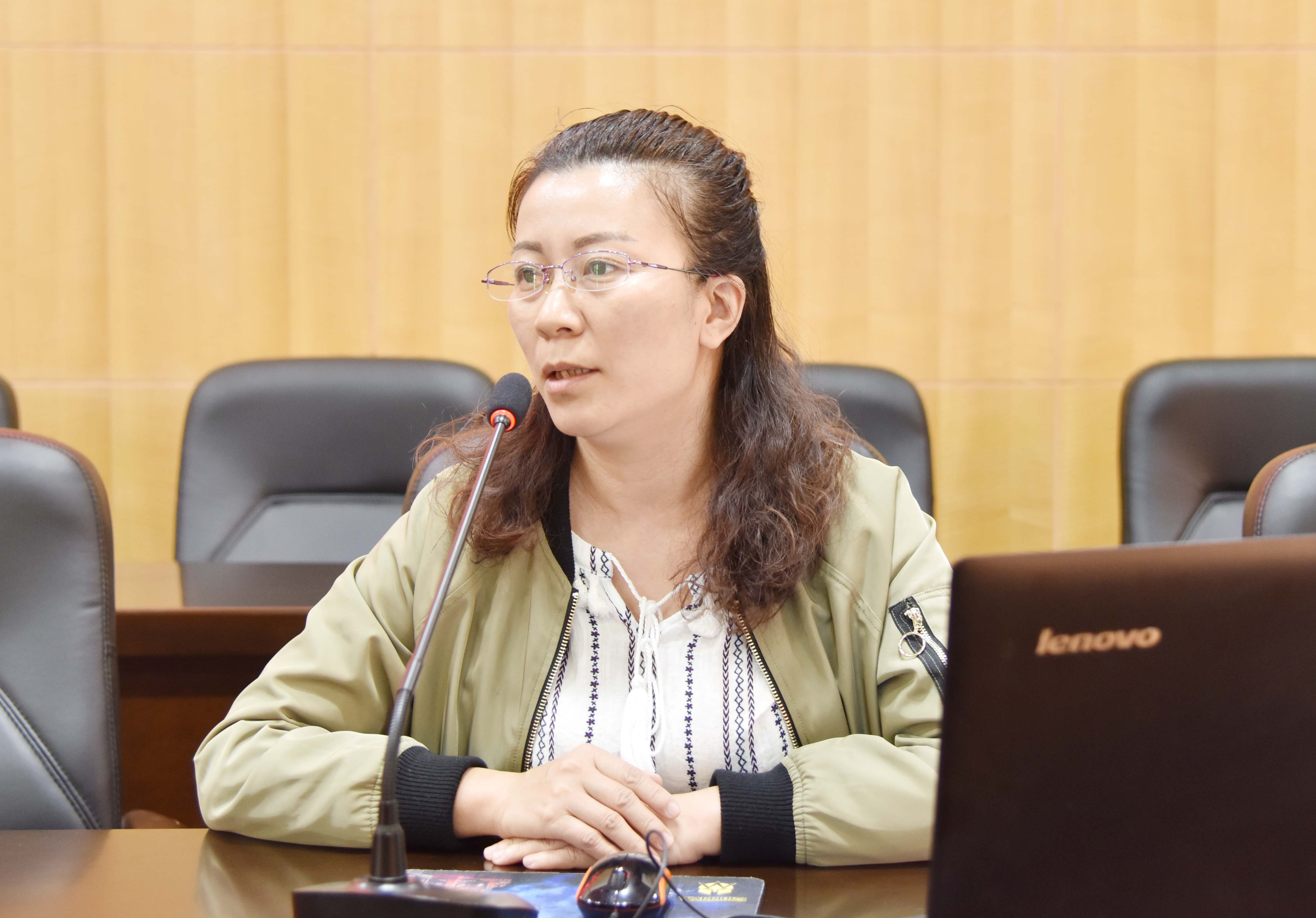 5《河南日报》报业集团高级工程师王瑾作报告.jpg