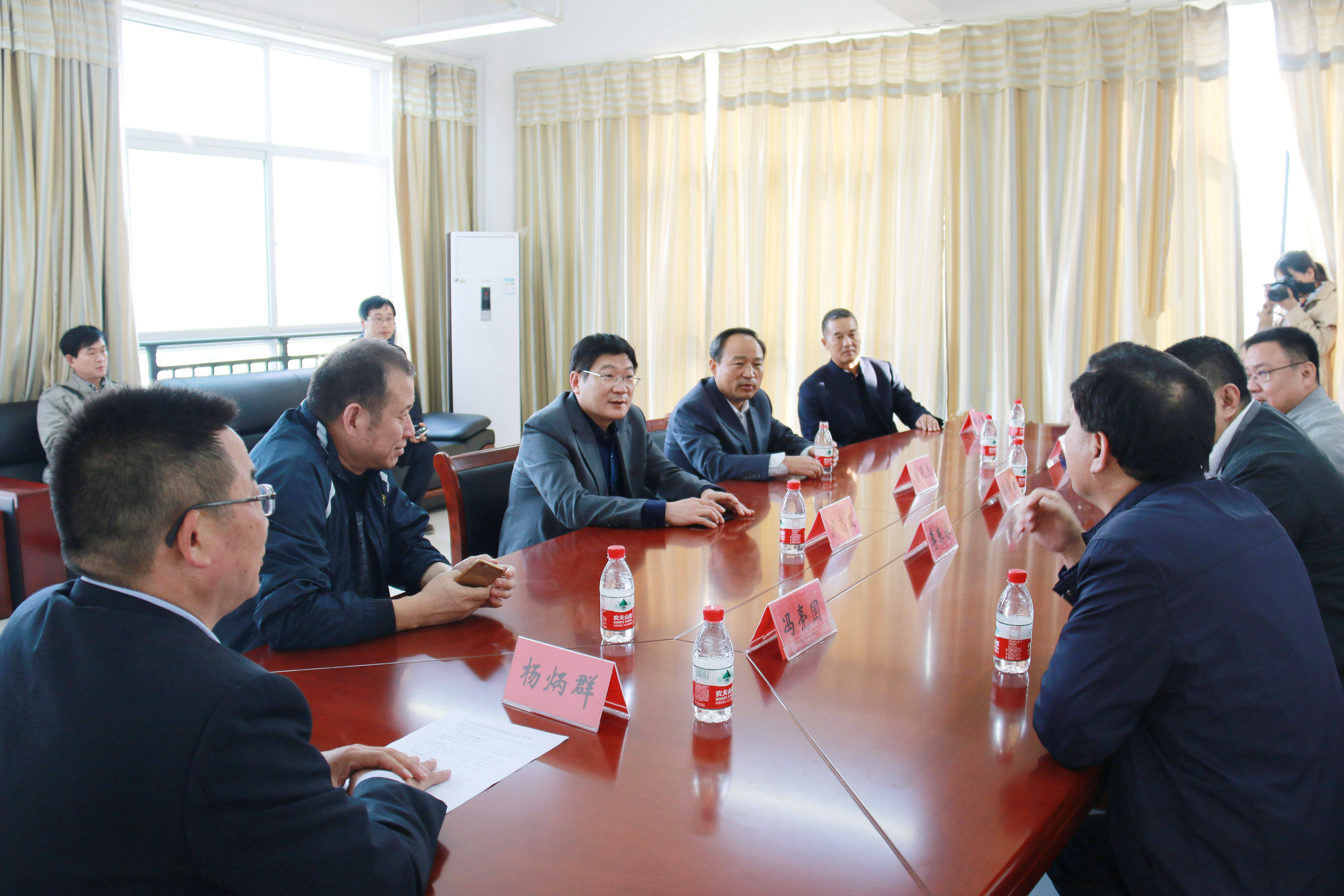 3座谈现场.JPG