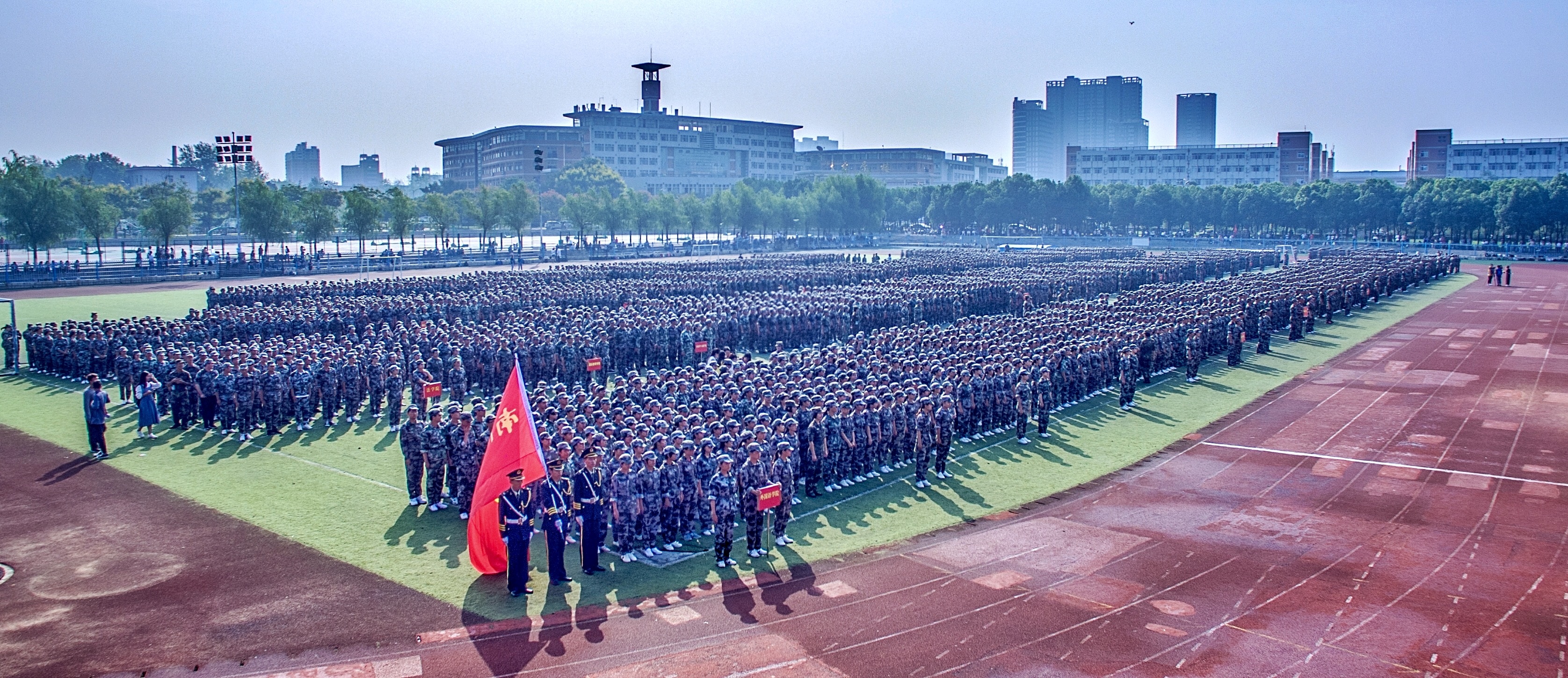3阅兵式及开学典礼现场.jpg.jpg