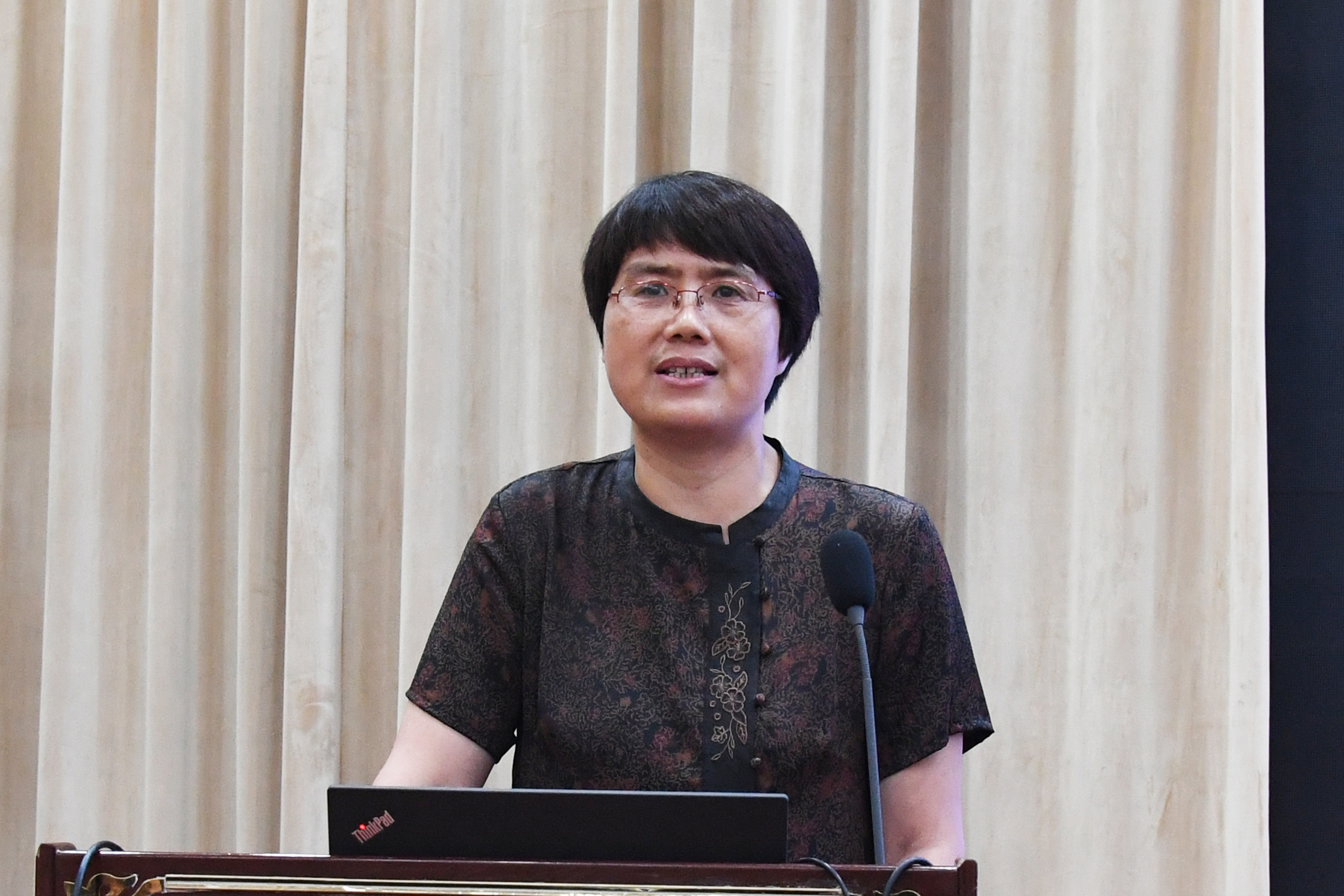 副校长孟静雅致辞.jpg