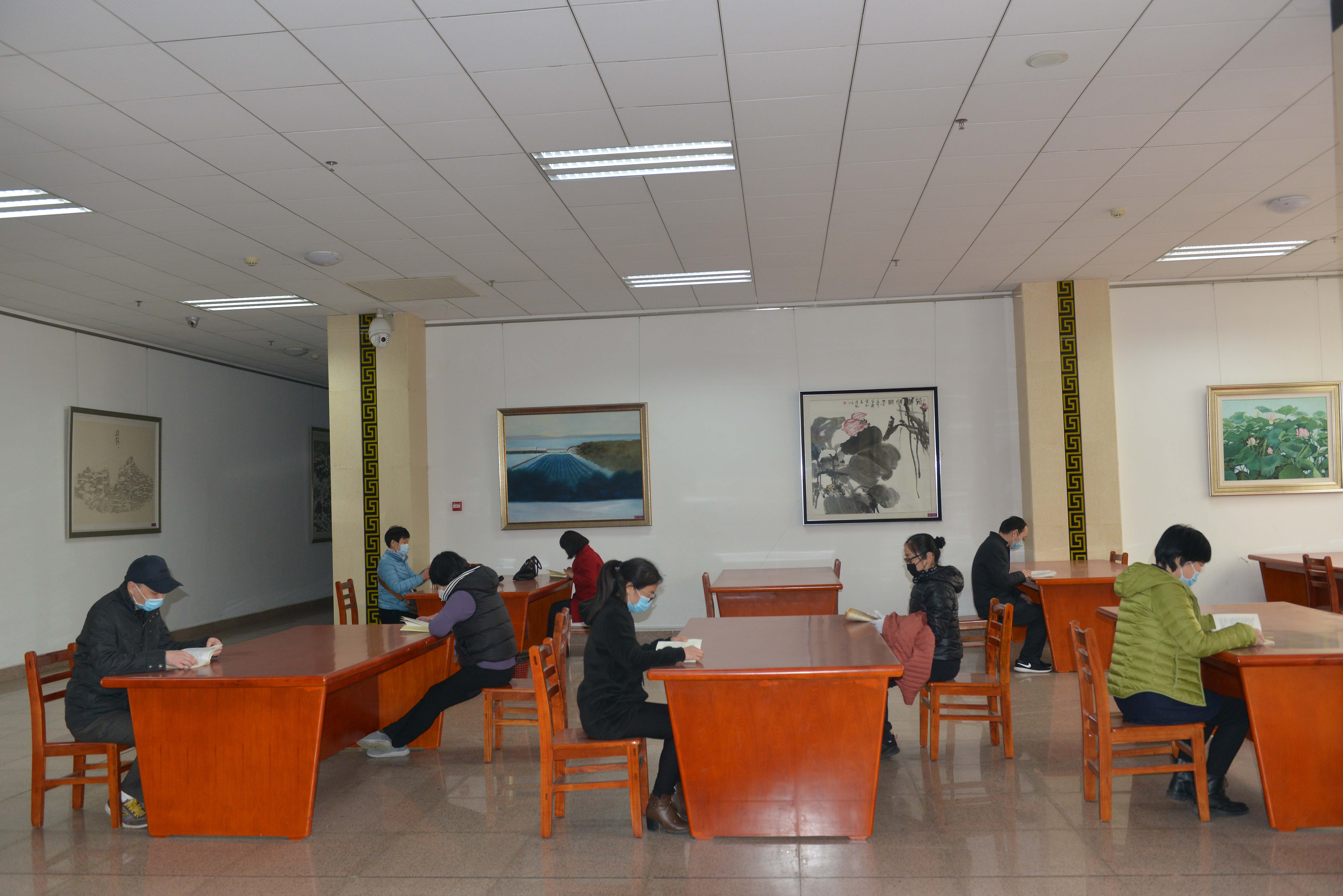 7公共阅览区自主学习.JPG