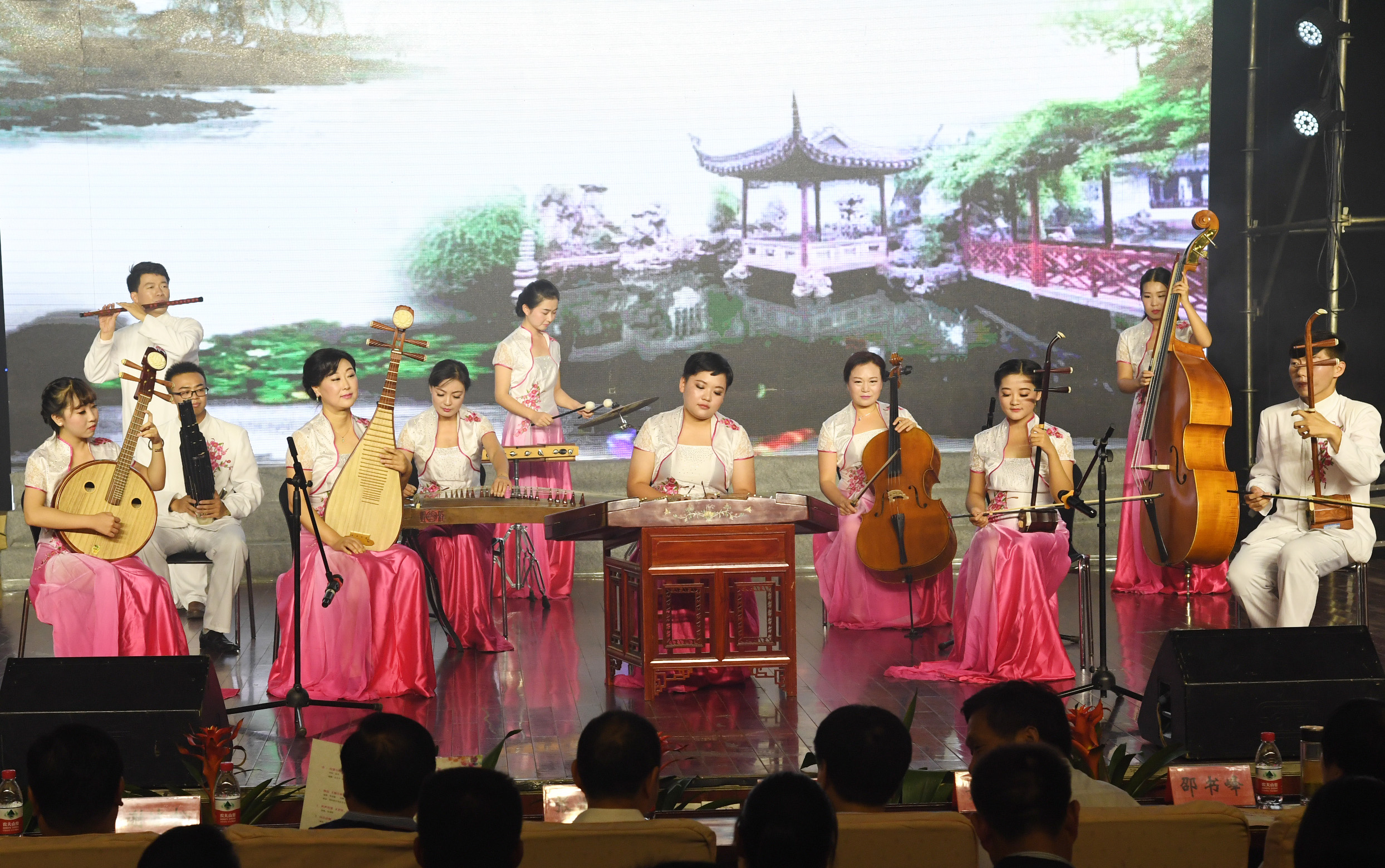 5民乐合奏《江南美》.JPG