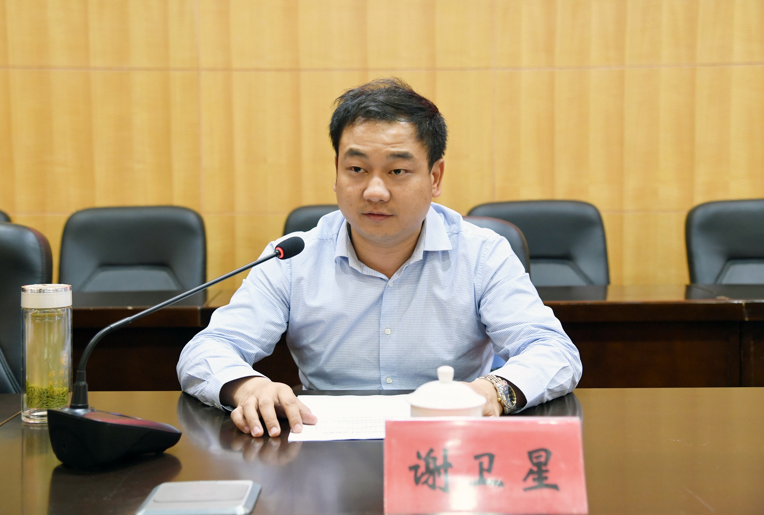 3省委组织部科教企业干部处干部谢卫星宣读文件.jpg