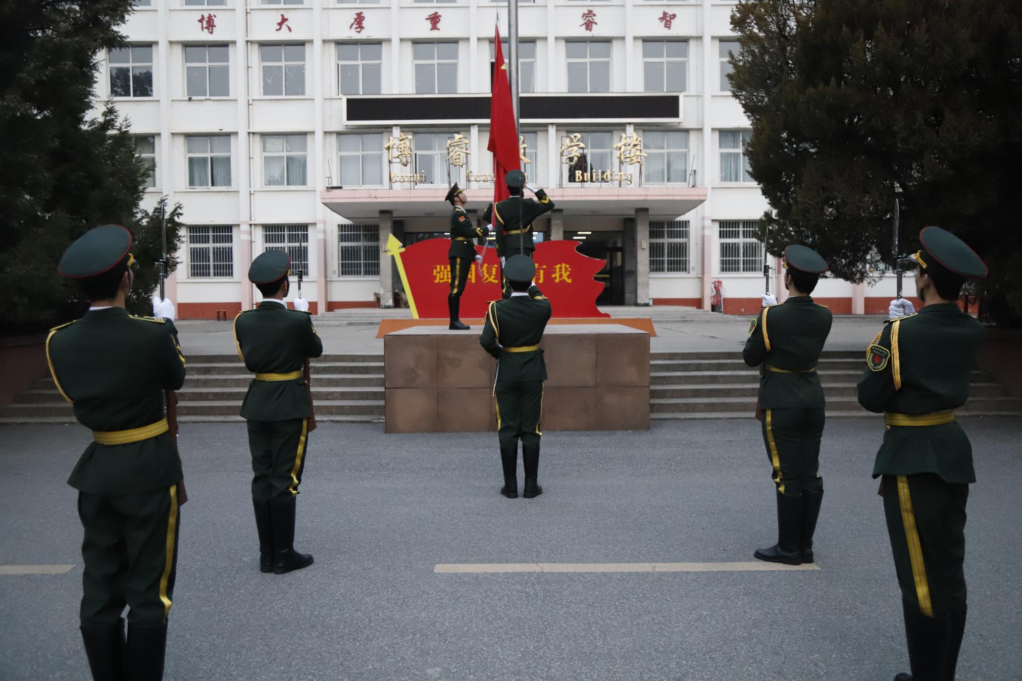 升国旗 (1).JPG