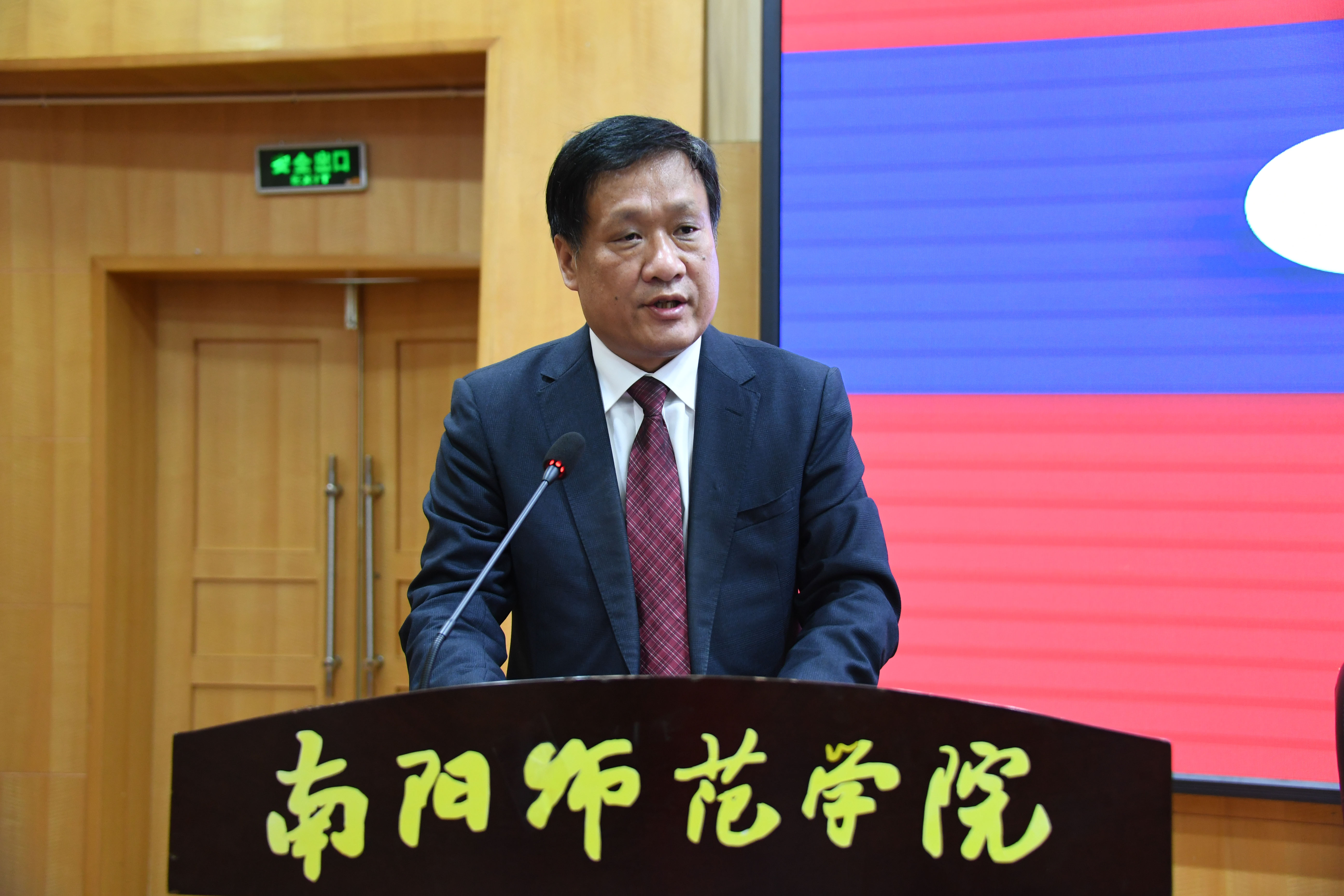 必赢线路检测3003no1党委书记黄荣杰致辞.jpg