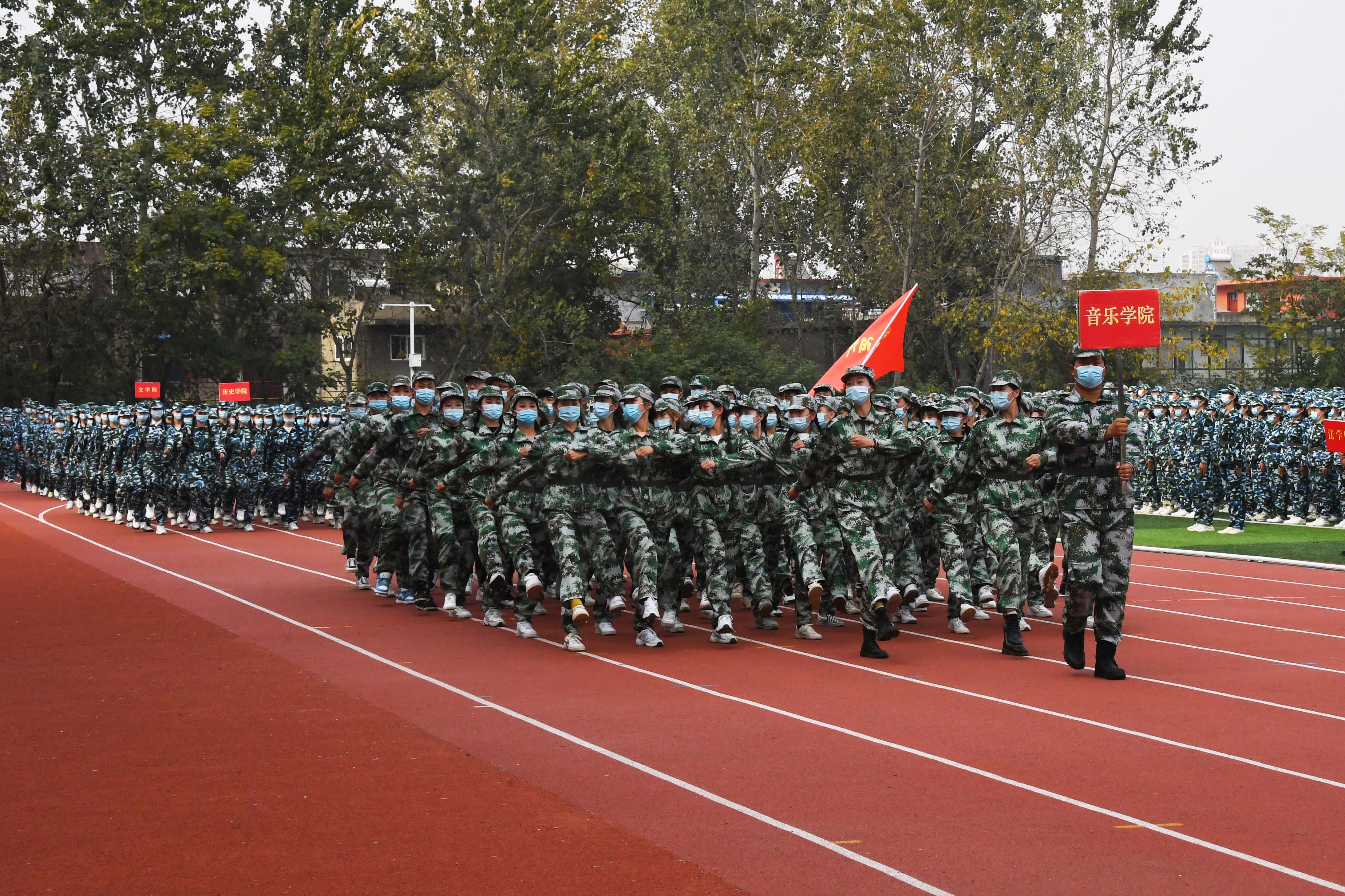4军训会操.jpg