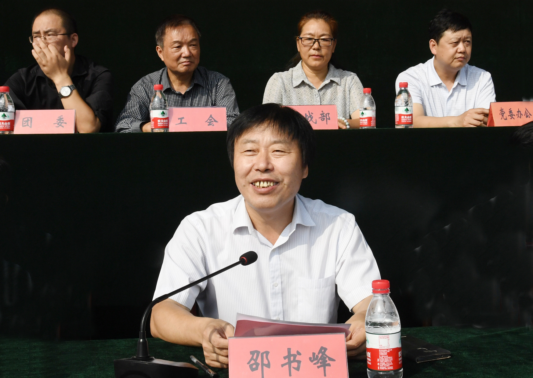 9党委副书记邵书峰宣读《必赢线路检测3003no1关于表彰“十佳优秀教官”的决定》.JPG