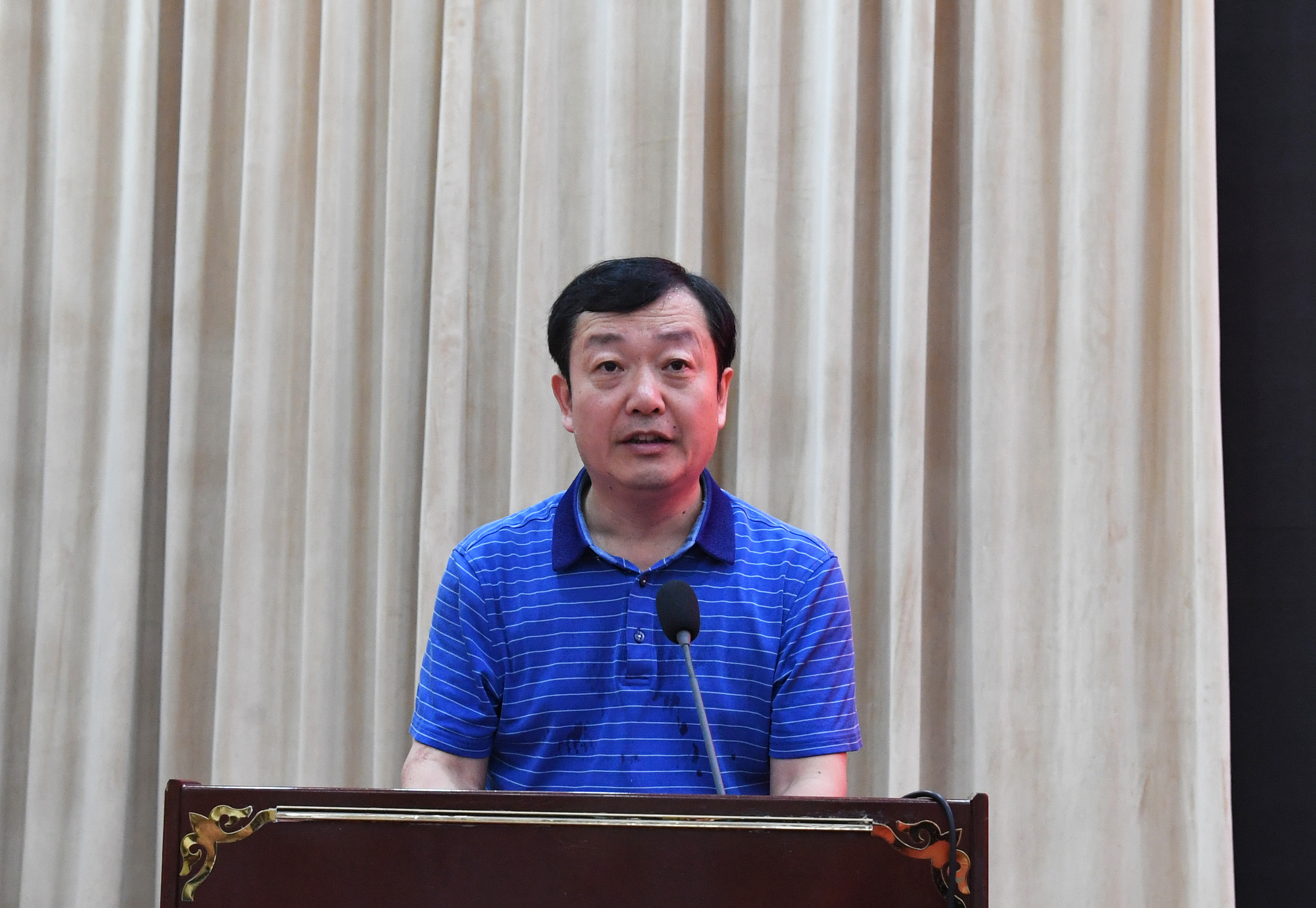 南阳市宣传部长张富治致辞.jpg
